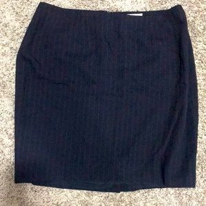 Linda Allen ELLEN TRACY size 16 pinstripe NAVY skirt
